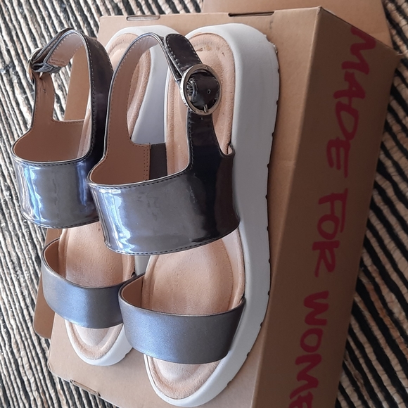 TARYN-ROSE - Women's Sandals  Size 7.5 - Picture 1 of 5